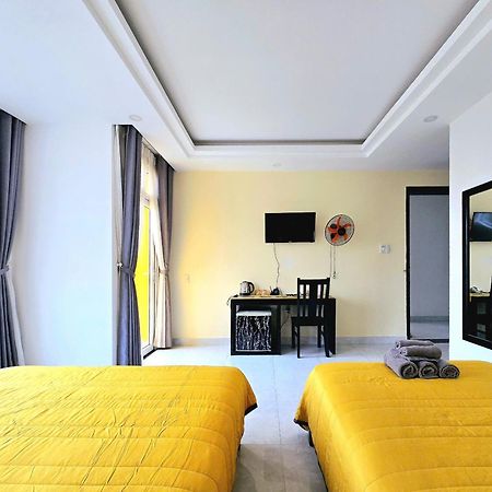 Flamingo Villa Homestay - Big Rooms With Balcony - Close To Hoi An Old Town 200M & Temple Bridge - Large Outside Pool For Sun Bathing Exterior photo