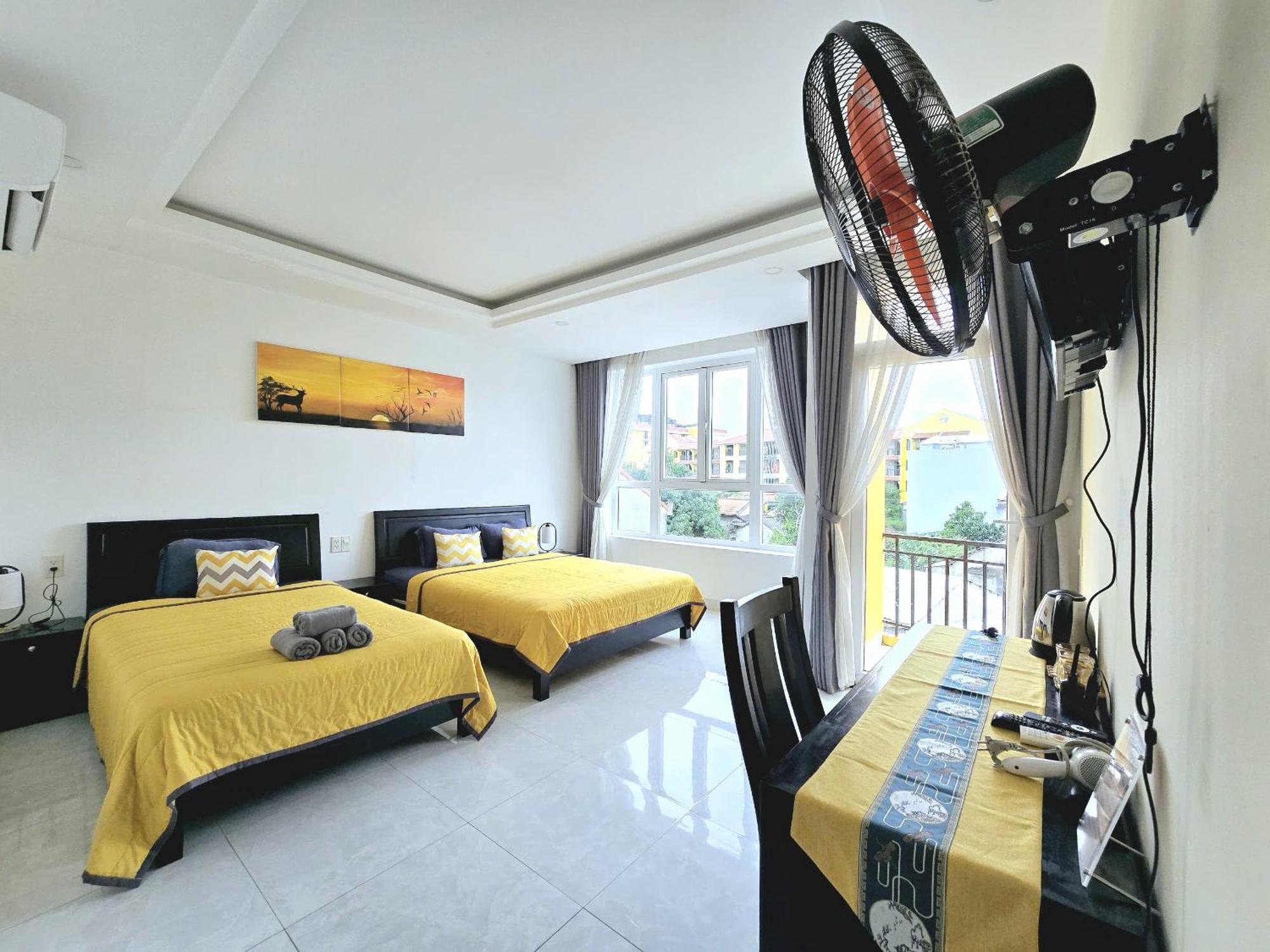 Flamingo Villa Homestay - Big Rooms With Balcony - Close To Hoi An Old Town 200M & Temple Bridge - Large Outside Pool For Sun Bathing Exterior photo