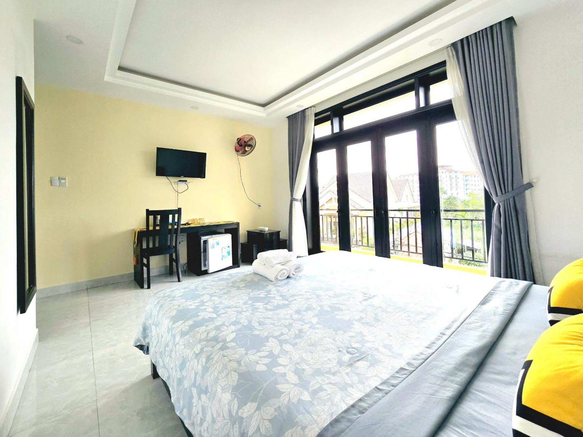 Flamingo Villa Homestay - Big Rooms With Balcony - Close To Hoi An Old Town 200M & Temple Bridge - Large Outside Pool For Sun Bathing Exterior photo