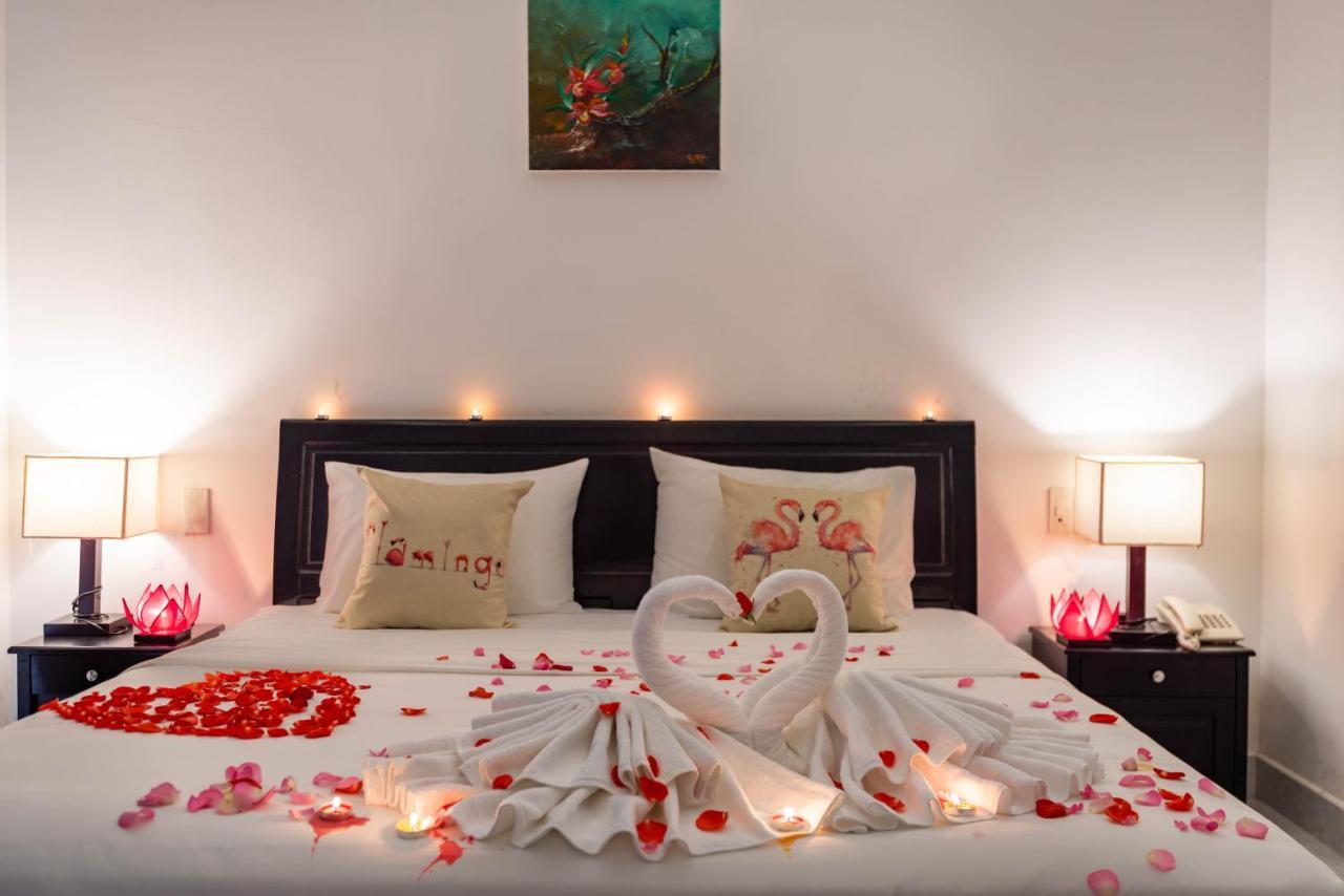 Flamingo Villa Homestay - Big Rooms With Balcony - Close To Hoi An Old Town 200M & Temple Bridge - Large Outside Pool For Sun Bathing Exterior photo