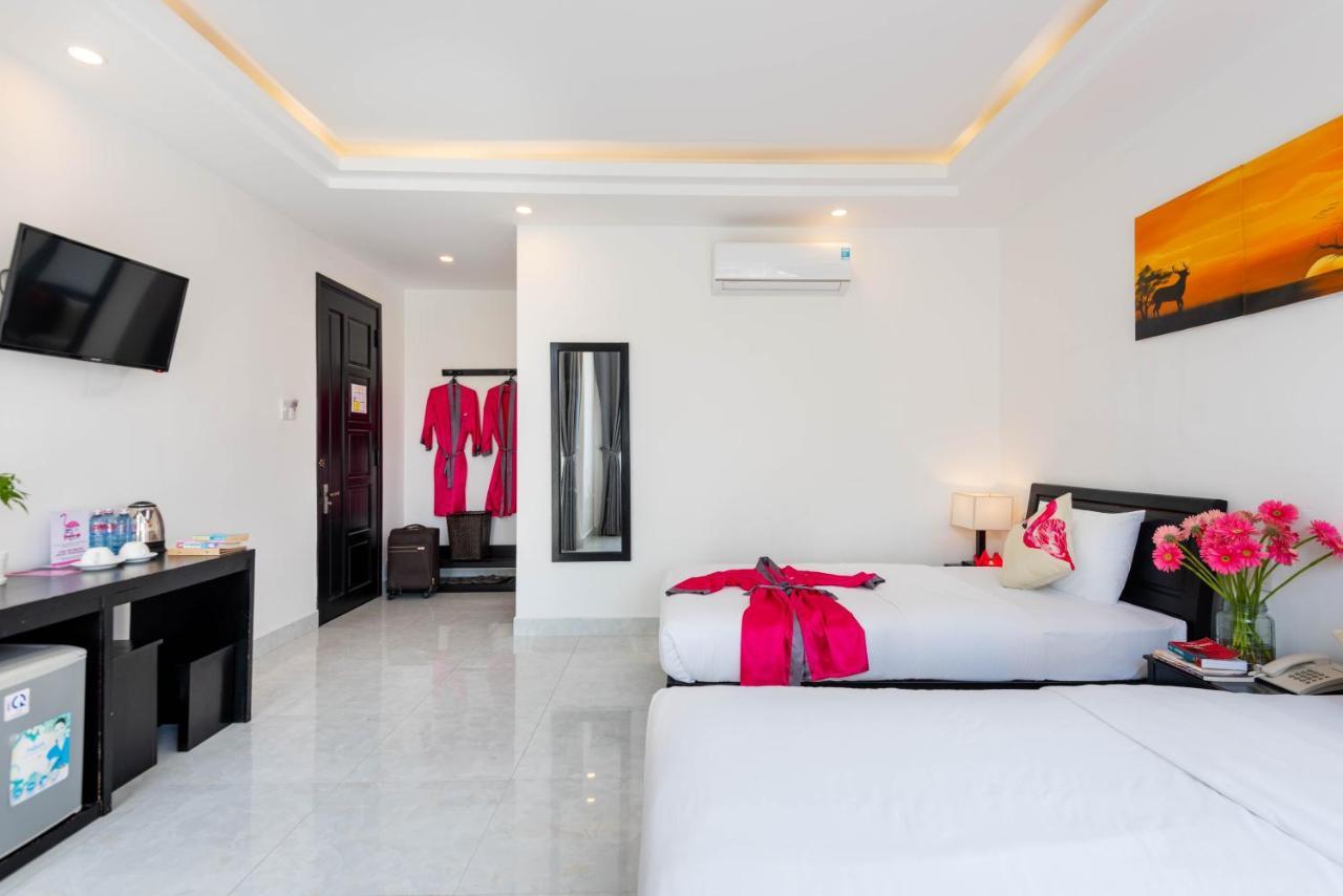 Flamingo Villa Homestay - Big Rooms With Balcony - Close To Hoi An Old Town 200M & Temple Bridge - Large Outside Pool For Sun Bathing Exterior photo